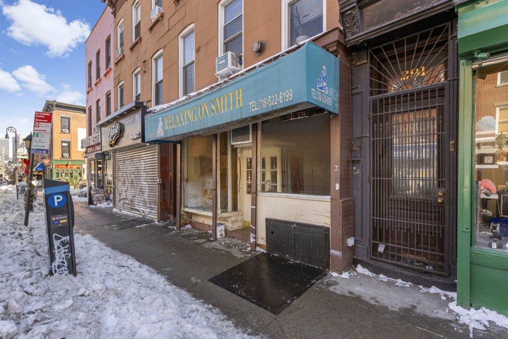 2-web-or-mls-7RV04257