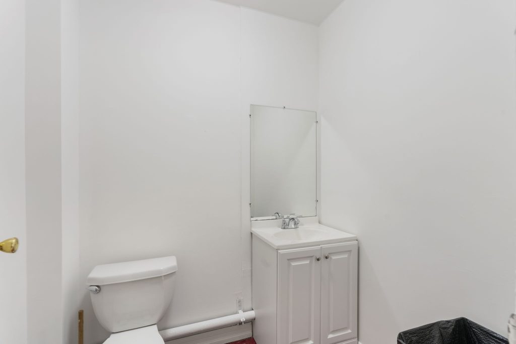 3-web-or-mls-7RV04232