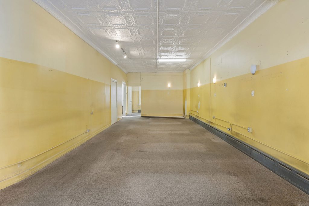 5-web-or-mls-7RV04227